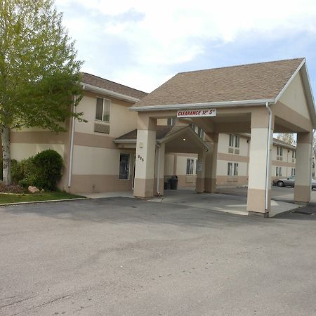 Economy Inn & Suites Нефи Екстериор снимка