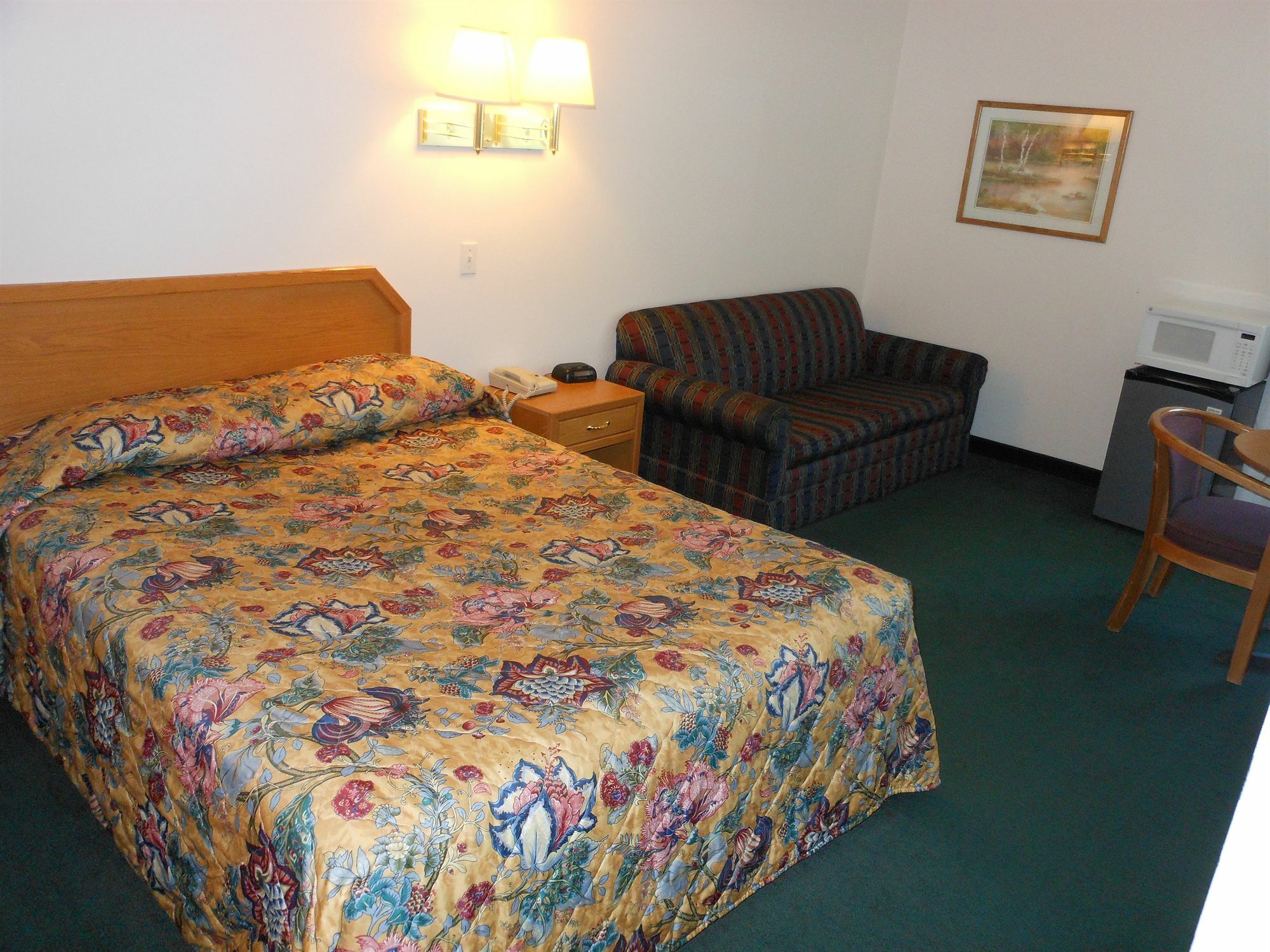 Economy Inn & Suites Нефи Екстериор снимка
